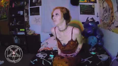 Snapshot of madame_lucifer chatting on November 28, 2:09 pm Madame Lucifer online show from November 28, 2:09 pm