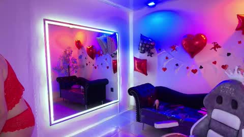 Snapshot of madame_scarllet chatting on February 14, 11:40 am Madame Scarllet online show from February 14, 11:40 am