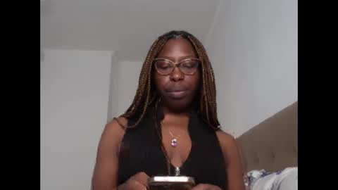 Snapshot of madamindigo chatting on February 16, 3:05 pm YourMadamIndigo online show from February 16, 3:05 pm