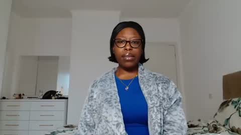 Snapshot of madamindigo chatting on December 18, 2:12 pm YourMadamIndigo online show from December 18, 2:12 pm