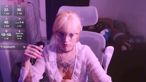 Snapshot of madcatberry chatting on February 7, 3:55 am alex online show from February 7, 3:55 am