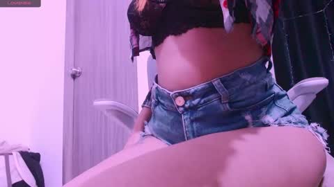 Snapshot of madcatberry chatting on February 10, 1:57 am alex online show from February 10, 1:57 am