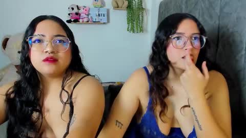 Snapshot of maddie_and_chelsea_ chatting on September 28, 9:31 pm Maddie and Chelsea online show from September 28, 9:31 pm