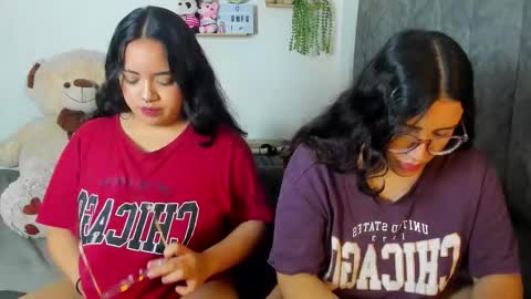 Snapshot of maddie_and_chelsea_ chatting on October 10, 8:13 am Maddie and Chelsea online show from October 10, 8:13 am