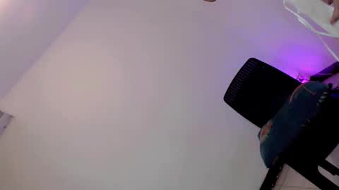 Snapshot of maddiejackson chatting on January 16, 5:23 pm Im ZY DONT FORGET TO FOLLOW ME - online show from January 16, 5:23 pm