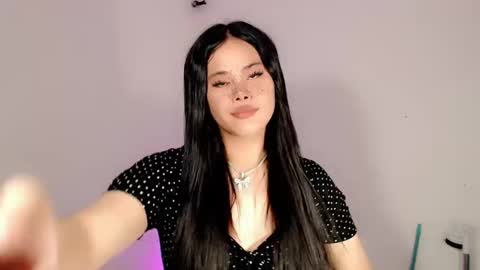 Snapshot of maddiejackson chatting on February 1, 4:54 pm Im ZY DONT FORGET TO FOLLOW ME - online show from February 1, 4:54 pm