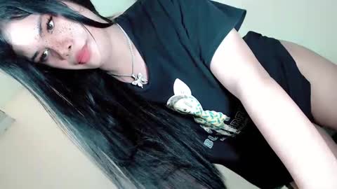 Snapshot of maddiejackson chatting on February 7, 10:20 pm Im ZY DONT FORGET TO FOLLOW ME - online show from February 7, 10:20 pm