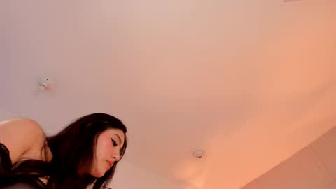 Snapshot of maddieparker chatting on May 18, 7:09 pm online show from May 18, 7:09 pm