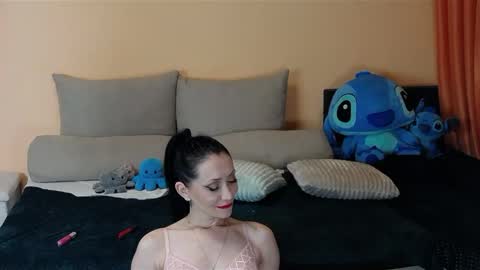 Snapshot of maddison_summer chatting on January 22, 4:02 am Maddison Summer online show from January 22, 4:02 am