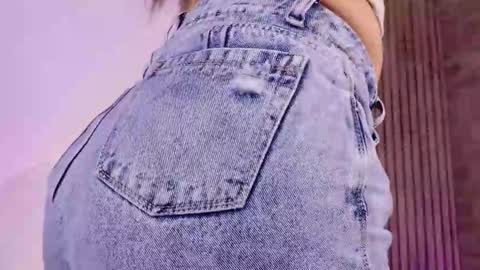 Snapshot of maddy__rose chatting on November 12, 3:01 pm Maddy online show from November 12, 3:01 pm