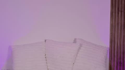 Snapshot of maddy__rose chatting on November 13, 8:19 pm Maddy online show from November 13, 8:19 pm