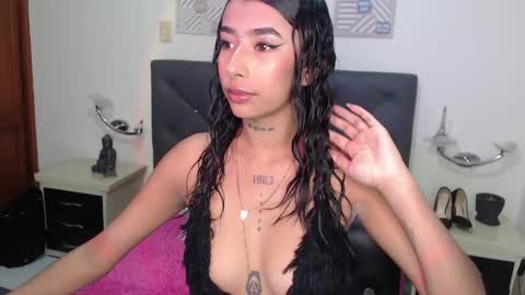 Maddy Parker  online show from March 10, 12:37 pm