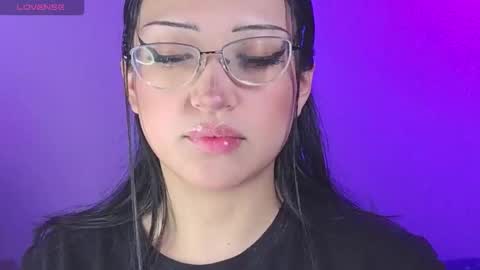 Snapshot of maddyghost chatting on November 11, 10:43 pm Please followme and rate me your thumbs up online show from November 11, 10:43 pm