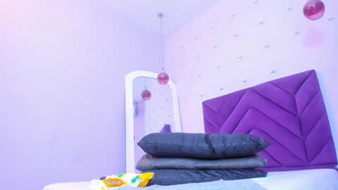 Snapshot of maddyjohnsonn chatting on February 13, 6:41 am maddyjohnsonn online show from February 13, 6:41 am