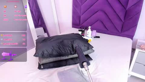 Snapshot of maddyjohnsonn chatting on March 2, 9:42 am maddyjohnsonn online show from March 2, 9:42 am