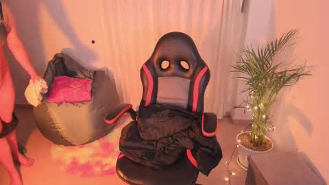 madelaine_taylor online show from January 21, 2:33 am