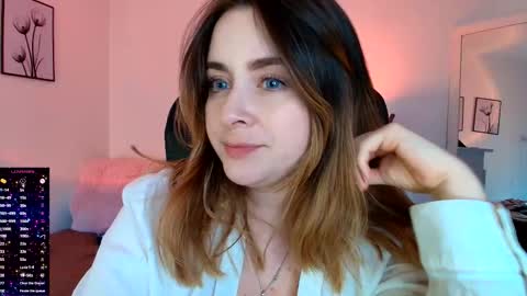 madelamee online show from September 18, 8:44 pm