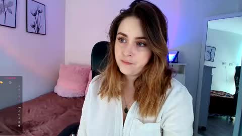 madelamee online show from September 21, 3:02 pm