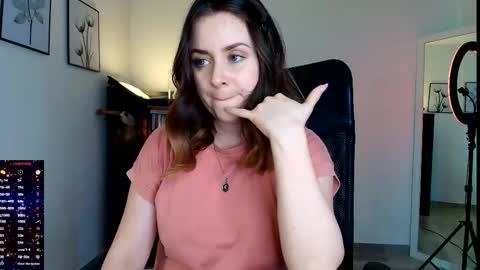 madelamee online show from March 19, 9:30 pm