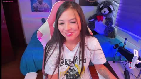 Snapshot of madeleine_shinobi chatting on January 19, 9:13 pm Emily Only Fans online show from January 19, 9:13 pm