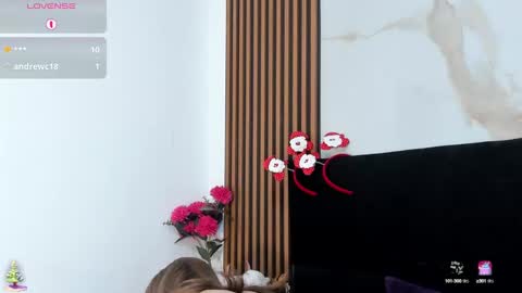 Snapshot of madelin_clerk chatting on December 28, 9:30 pm Madelin Clerk online show from December 28, 9:30 pm