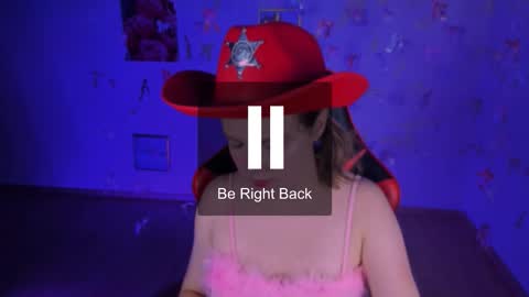 Snapshot of madeline_doll chatting on November 14, 8:35 am Madeline online show from November 14, 8:35 am