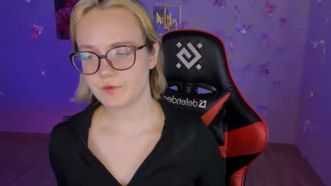 Snapshot of madeline_doll chatting on February 2, 8:24 am Madeline online show from February 2, 8:24 am