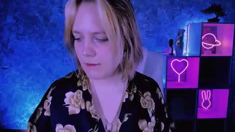 Snapshot of madeline_doll chatting on March 3, 4:40 am Madeline online show from March 3, 4:40 am