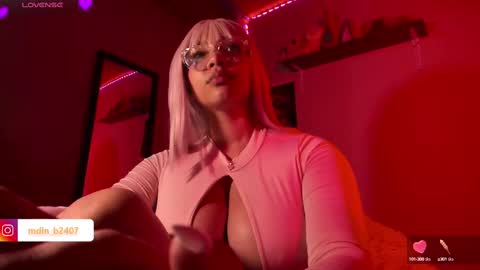 Snapshot of madelinebenet chatting on December 24, 8:00 am Madeline online show from December 24, 8:00 am