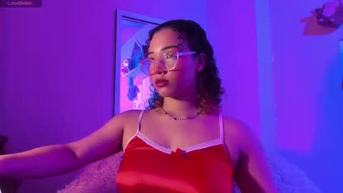 Snapshot of madelinebenet chatting on March 9, 2:50 am Madeline online show from March 9, 2:50 am