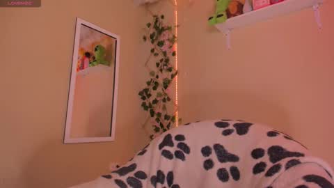 Snapshot of madelinebenet chatting on September 26, 2:37 am Madeline online show from September 26, 2:37 am