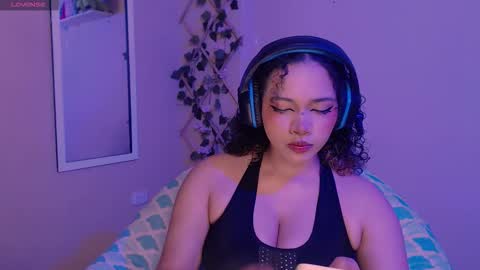 Snapshot of madelinebenet chatting on November 3, 4:14 am Madeline online show from November 3, 4:14 am