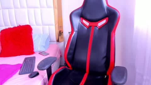 Snapshot of madelinejackson chatting on February 17, 10:25 pm Madeline online show from February 17, 10:25 pm