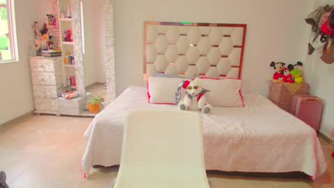 Snapshot of madeyn_roses chatting on November 27, 7:38 pm madelyn roses online show from November 27, 7:38 pm