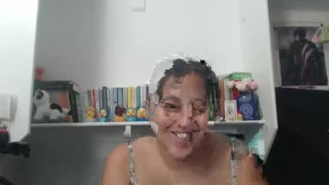 Snapshot of madfeather chatting on October 16, 9:27 pm Letty online show from October 16, 9:27 pm