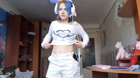 Snapshot of madgezari chatting on February 3, 6:40 am Alice Kaneki online show from February 3, 6:40 am