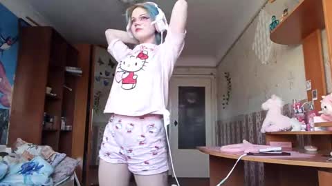 Snapshot of madgezari chatting on February 11, 6:07 am Alice Kaneki online show from February 11, 6:07 am