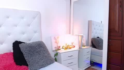 Snapshot of madison_horny69 chatting on January 28, 3:57 am Jenny online show from January 28, 3:57 am