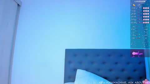 Snapshot of madison_milan chatting on February 1, 3:54 pm online show from February 1, 3:54 pm