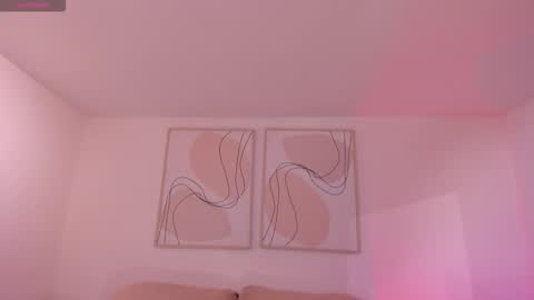 Maddi Collins online show from November 18, 11:25 am