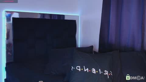 madisonwalkeeer online show from March 29, 6:30 pm