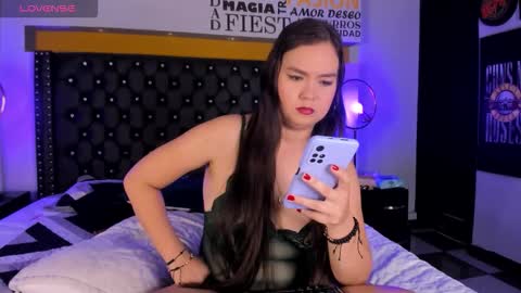 Snapshot of madisson7 chatting on November 12, 3:29 am Madisson online show from November 12, 3:29 am