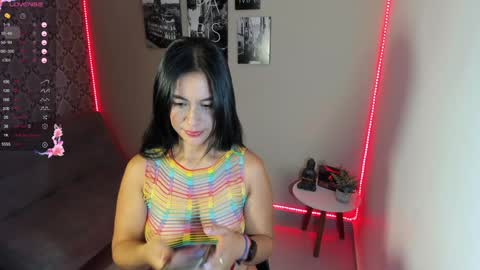Snapshot of madisson_ryan chatting on January 20, 1:07 am help me reach 5000 followers 3 online show from January 20, 1:07 am