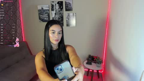 Snapshot of madisson_ryan chatting on January 23, 6:03 pm help me reach 5000 followers 3 online show from January 23, 6:03 pm