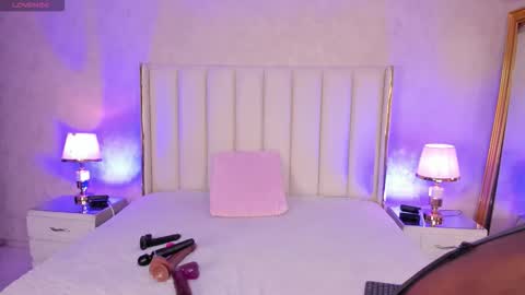 madissonbonny_ online show from March 17, 9:40 pm