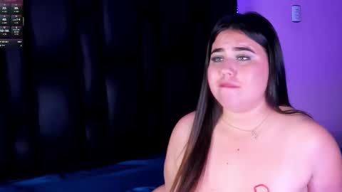Snapshot of madissonlee__ chatting on October 8, 8:28 pm madissonlee__ online show from October 8, 8:28 pm