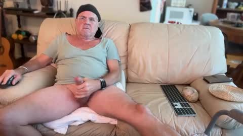 Snapshot of madmanacrossthewater chatting on October 1, 4:46 pm madmanacrossthewater online show from October 1, 4:46 pm