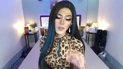 Snapshot of madnesswilxx chatting on October 15, 6:52 pm Wil online show from October 15, 6:52 pm