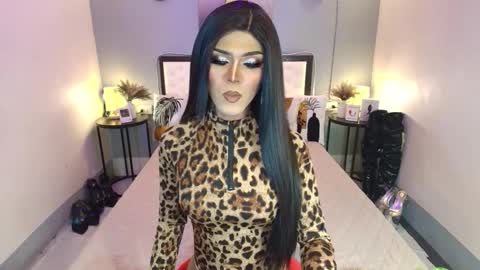Snapshot of madnesswilxx chatting on October 20, 1:39 am Wil online show from October 20, 1:39 am
