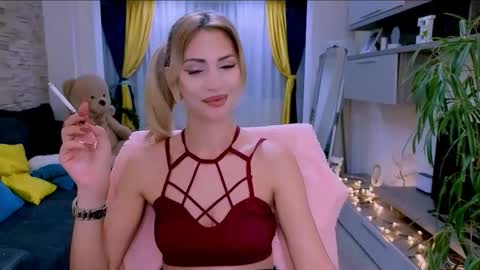 Madye Roberts online show from November 12, 10:52 pm